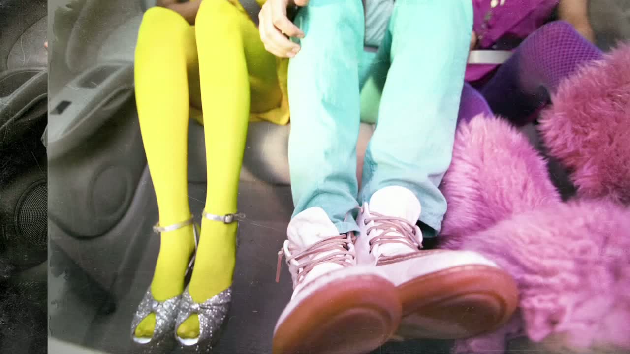 Celebrating the most legroom and headroom of any compact car available in North America, the campaign creative approach places a central focus on Versa Sedan's expansive interior aEUR " telling the story through vibrant, playful imagery and video footage of big hair, crossed legs and friends comfortably piling into the stylish new 5-passenger compact sedan